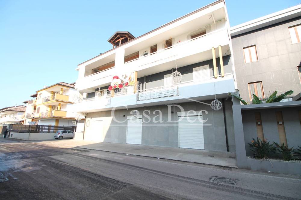 negozio in affitto a Trentola Ducenta