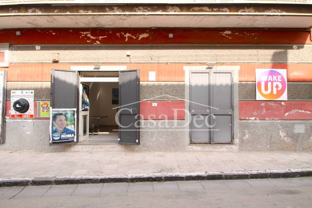 negozio in affitto a Trentola Ducenta