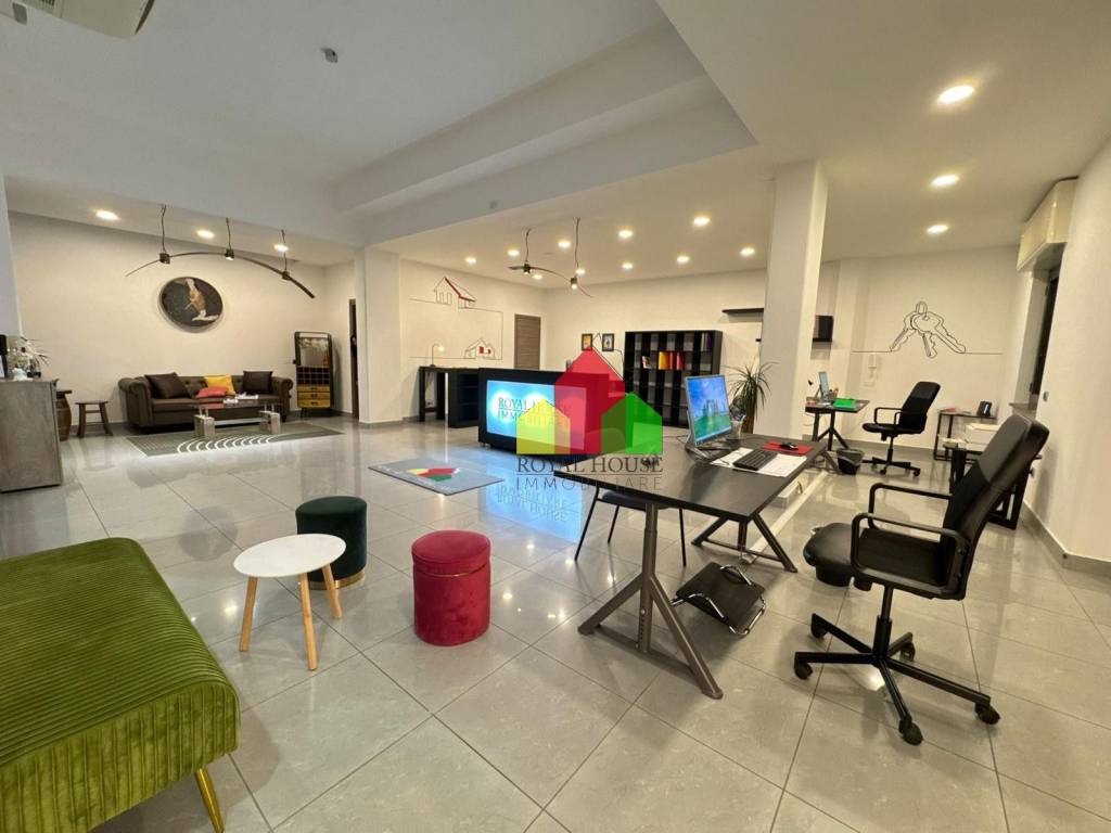 ufficio in affitto a Trentola Ducenta