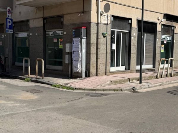 negozio in affitto a Trentola Ducenta