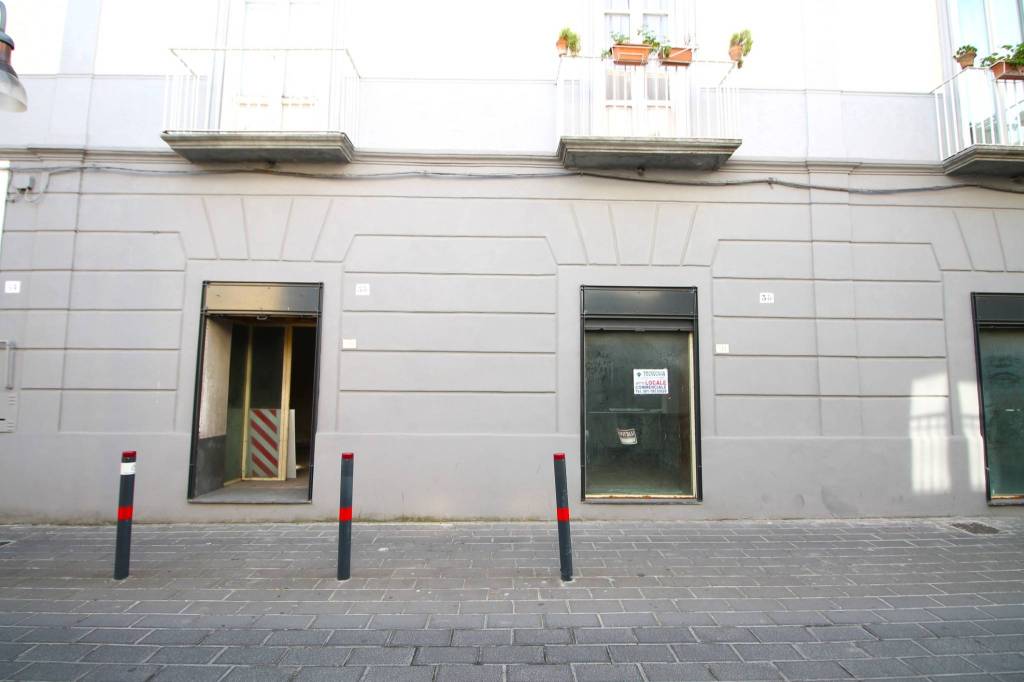 negozio in affitto a Trentola Ducenta