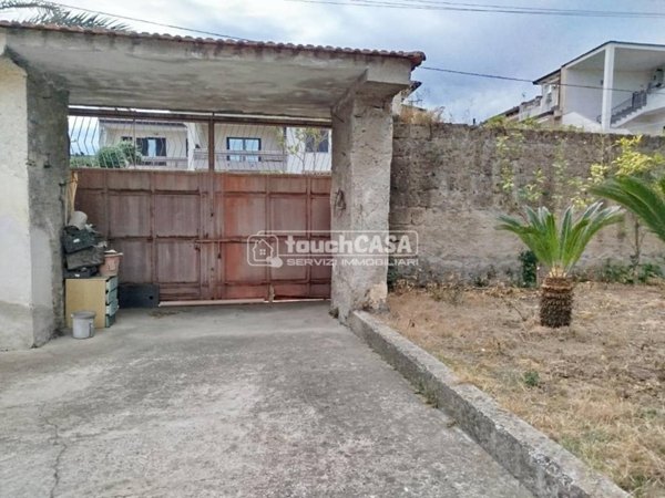 locale commerciale in affitto a Trentola Ducenta