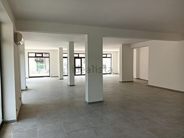 negozio in affitto a Valle di Maddaloni