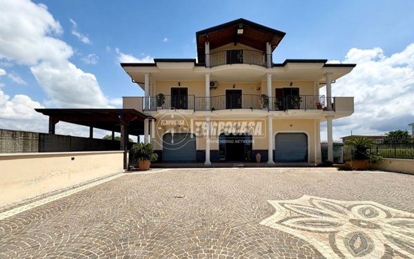 casa indipendente in affitto a Villa di Briano