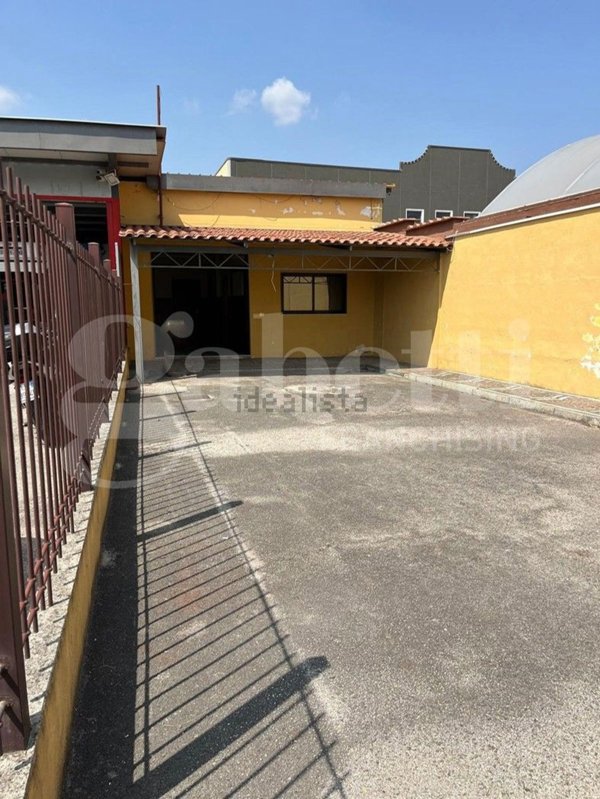 negozio in affitto a Vitulazio