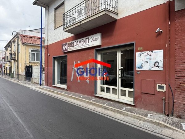 locale commerciale in affitto a Falciano del Massico