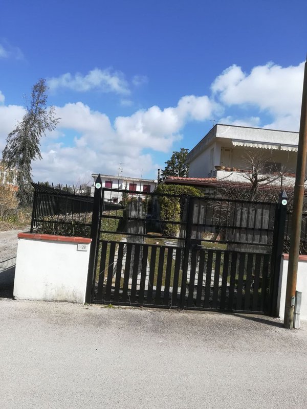 casa indipendente in affitto a Cellole in zona Baia Felice