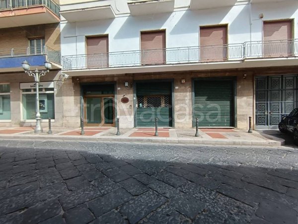 negozio in affitto ad Airola