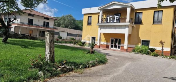 ufficio in affitto ad Apollosa