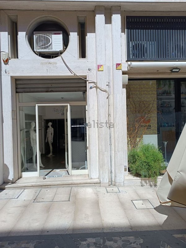locale commerciale in affitto a Benevento in zona Centro Storico