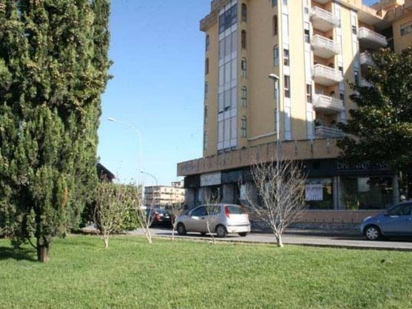 negozio in affitto a Benevento in zona Porta Rufina