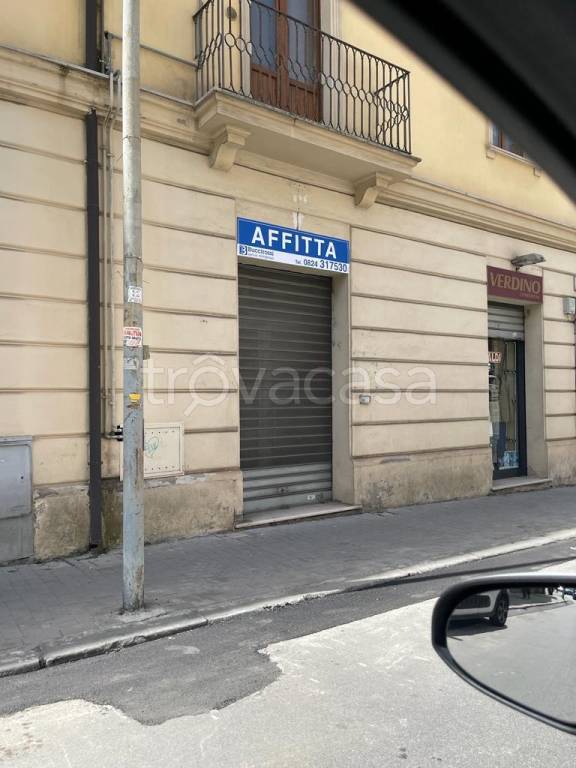 negozio in affitto a Benevento in zona Libertà