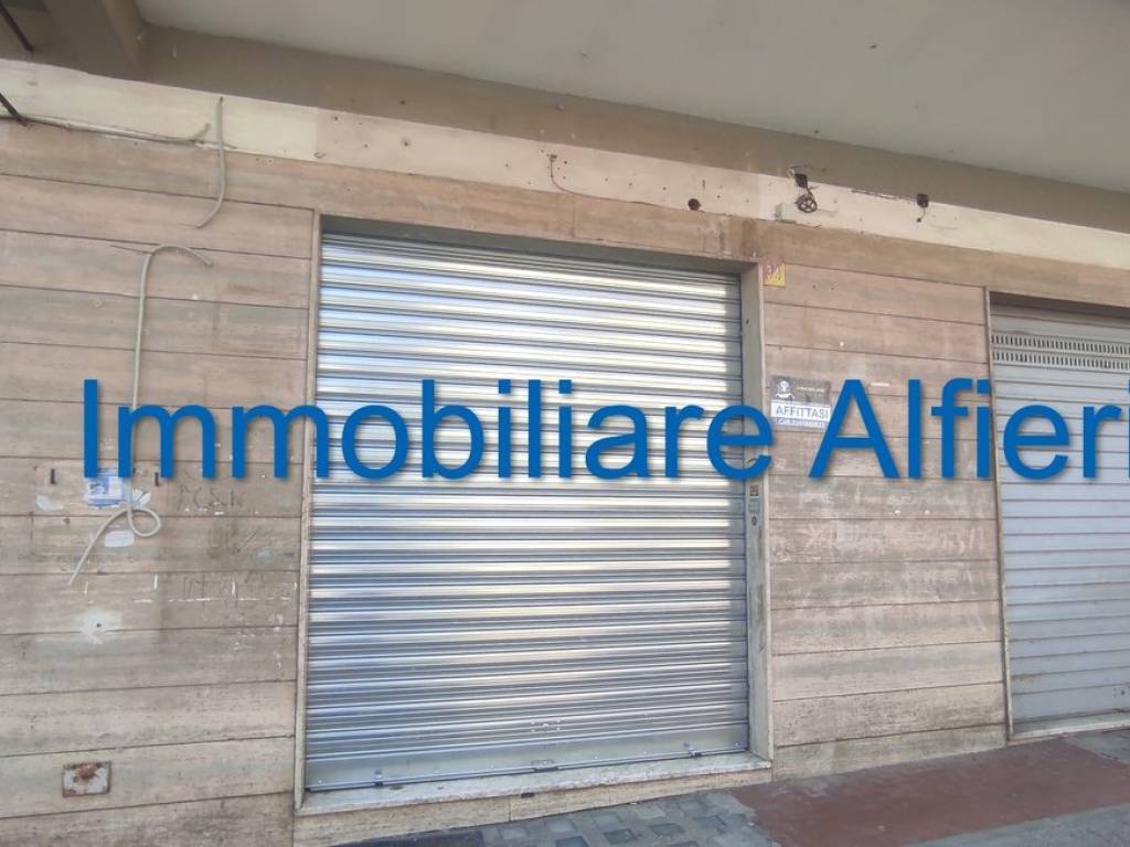 negozio in affitto a Benevento in zona Libertà