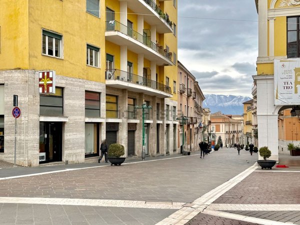 locale commerciale in affitto a Benevento in zona Centro Storico