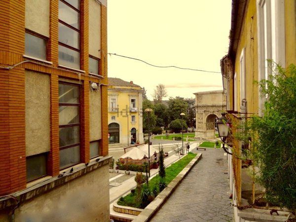 locale commerciale in affitto a Benevento in zona Centro Storico