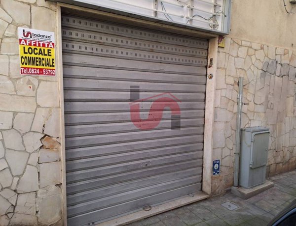 negozio in affitto a Benevento in zona Mellusi / Atlantici
