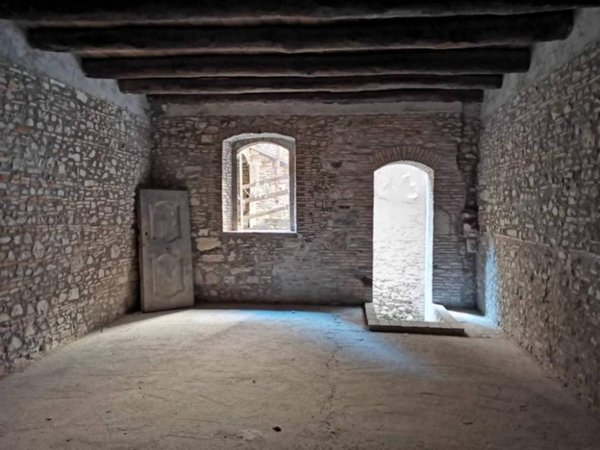 negozio in affitto a Benevento in zona Centro Storico