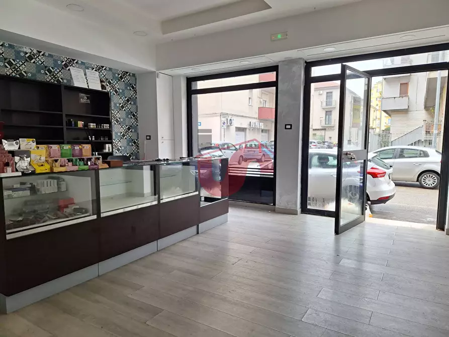 locale commerciale in affitto a Benevento in zona Mellusi / Atlantici