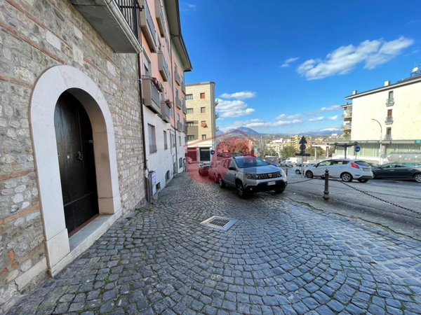 locale commerciale in affitto a Benevento in zona Centro Storico