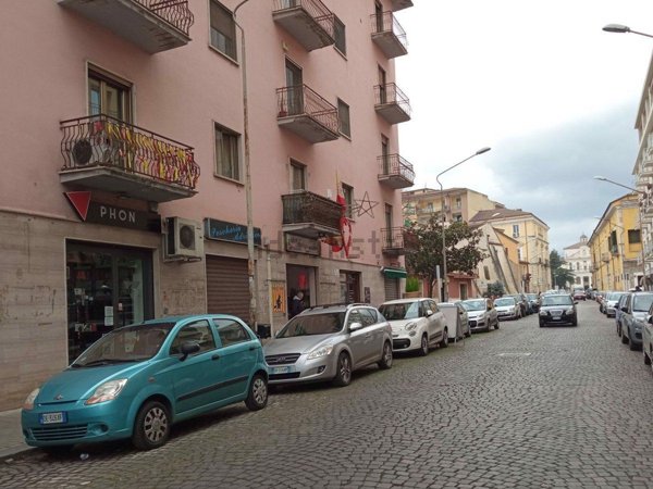 locale commerciale in affitto a Benevento in zona Centro Storico