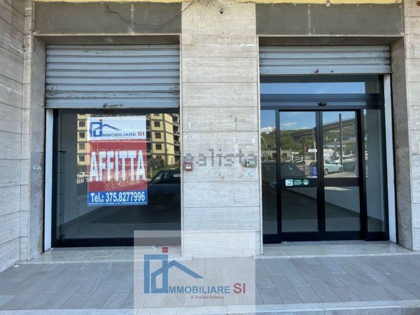 locale commerciale in affitto a Benevento in zona Libertà