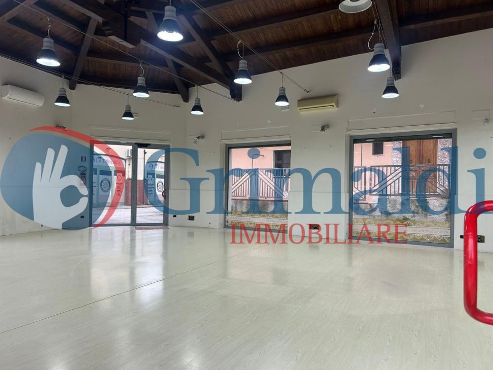 locale commerciale in affitto a Benevento in zona Centro Storico