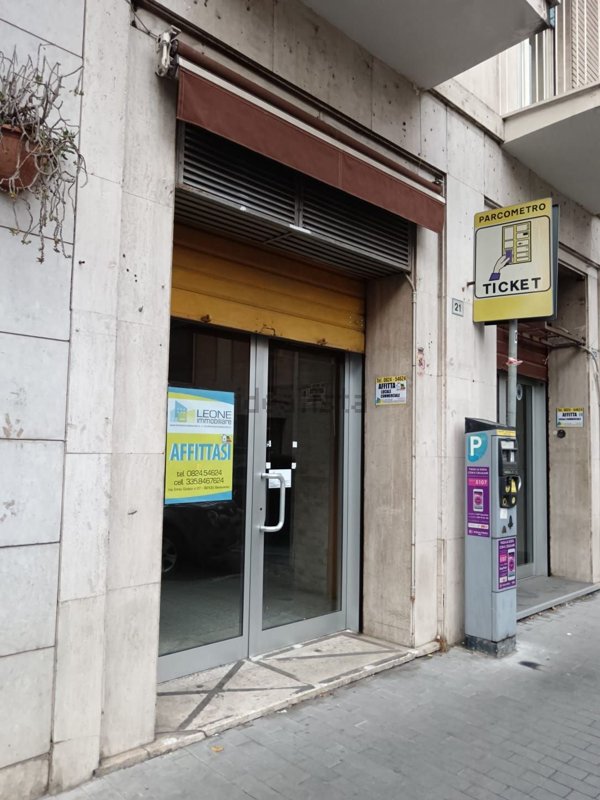 locale commerciale in affitto a Benevento in zona Centro Storico