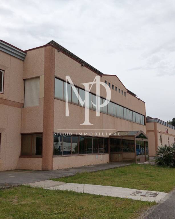 locale commerciale in affitto a Benevento