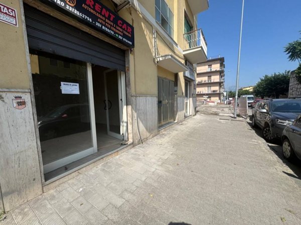 negozio in affitto a Benevento in zona Centro Storico