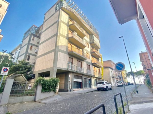 negozio in affitto a Benevento in zona Mellusi / Atlantici