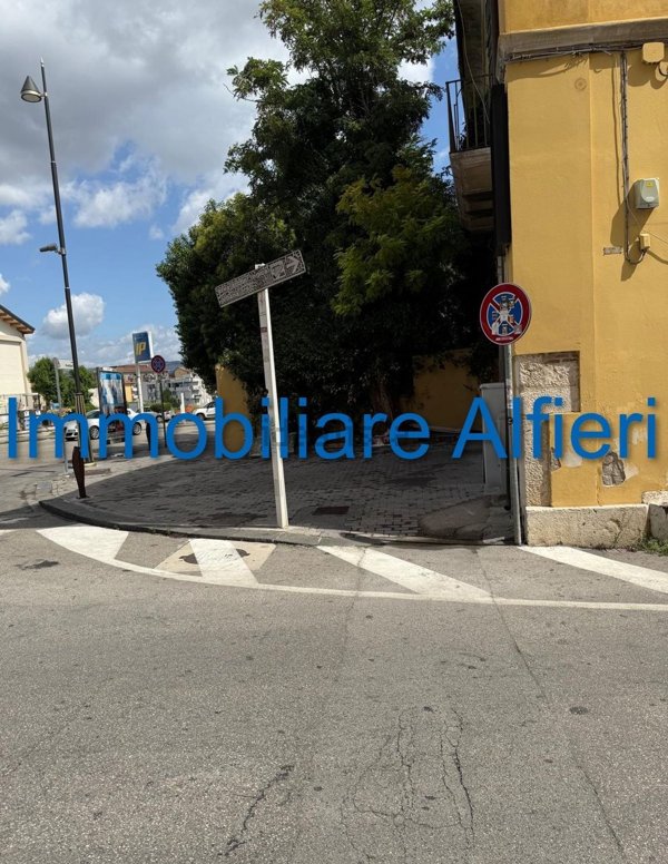 locale commerciale in affitto a Benevento in zona Centro Storico