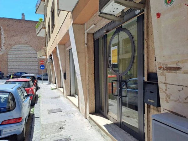 negozio in affitto a Benevento in zona Centro Storico