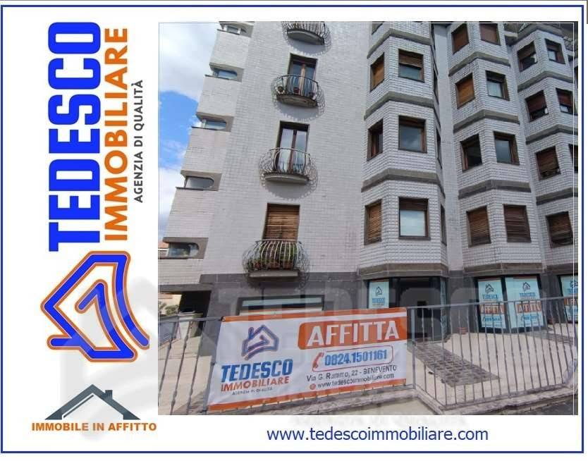 negozio in affitto a Benevento in zona Mellusi / Atlantici