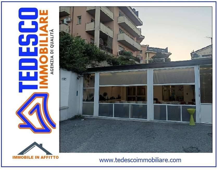 negozio in affitto a Benevento in zona Mellusi / Atlantici