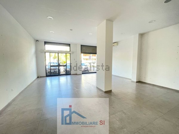 locale commerciale in affitto a Benevento in zona Libertà