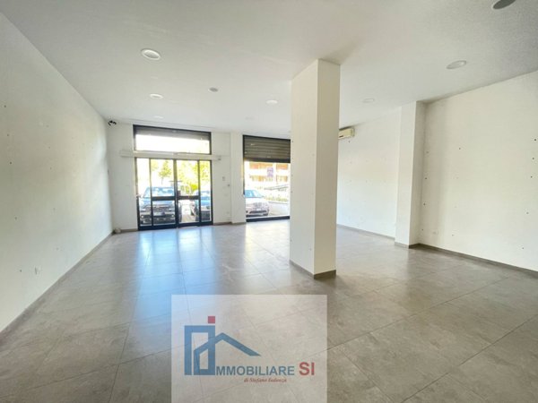 locale commerciale in affitto a Benevento in zona Libertà