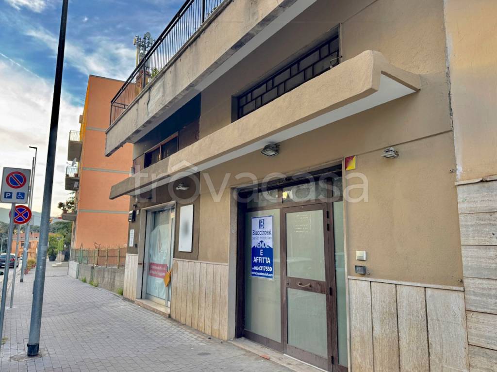 negozio in affitto a Benevento in zona Centro Storico