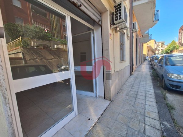 locale commerciale in affitto a Benevento in zona Centro Storico