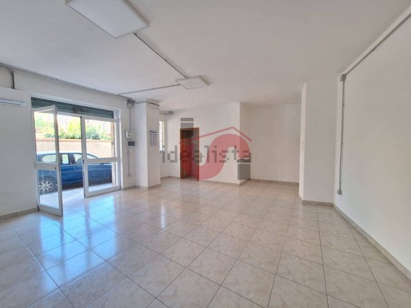 locale commerciale in affitto a Benevento in zona Centro Storico