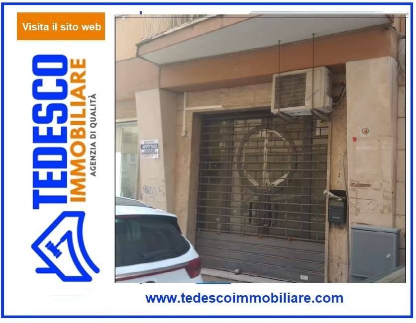 negozio in affitto a Benevento in zona Centro Storico