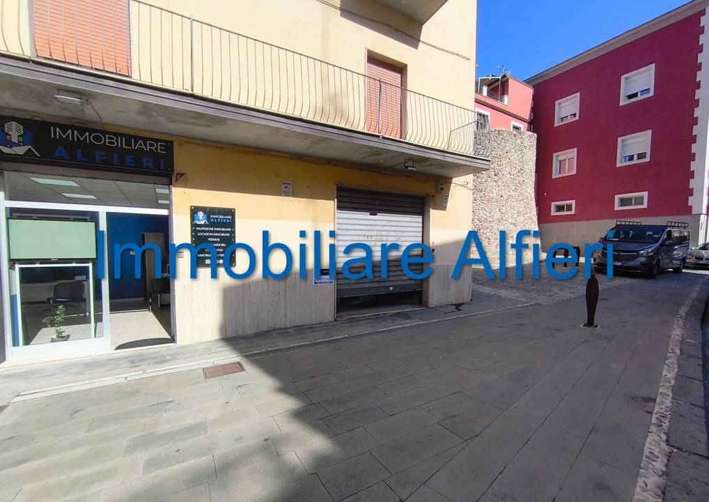 negozio in affitto a Benevento in zona Centro Storico