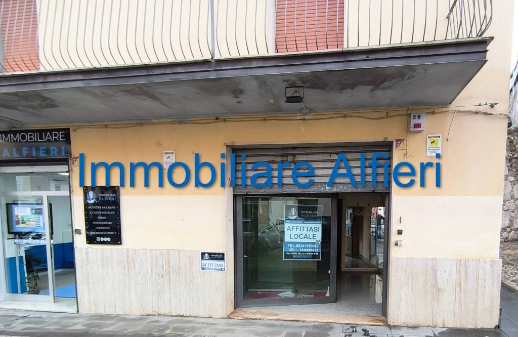 negozio in affitto a Benevento in zona Centro Storico
