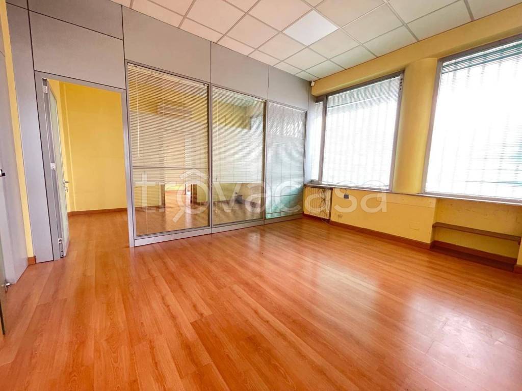 negozio in affitto a Benevento in zona Pacevecchia