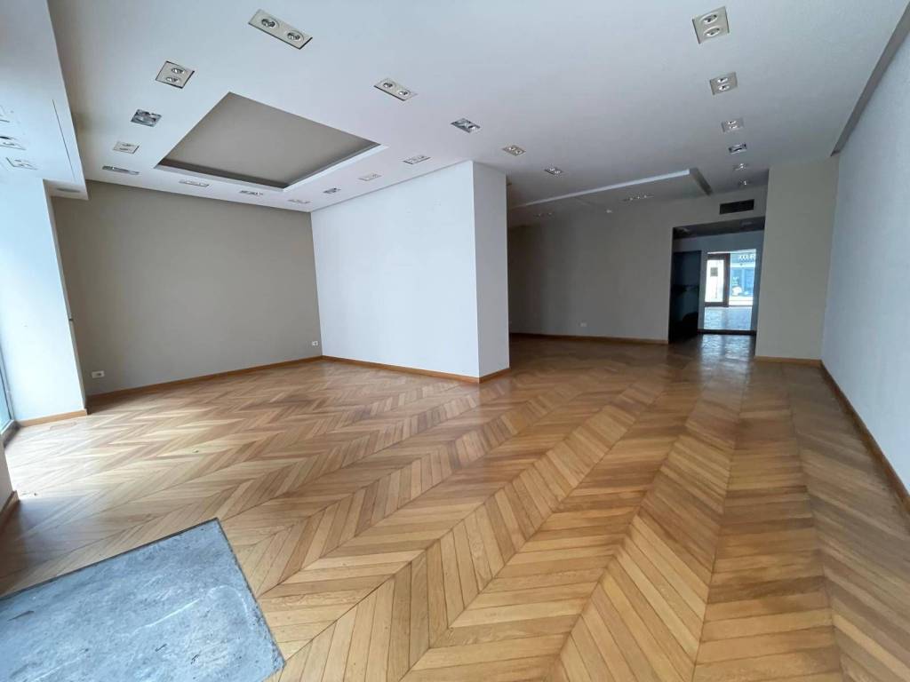 negozio in affitto a Benevento in zona Centro Storico