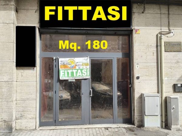 negozio in affitto a Benevento in zona Centro Storico