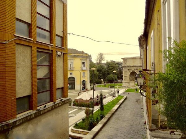 negozio in affitto a Benevento in zona Centro Storico