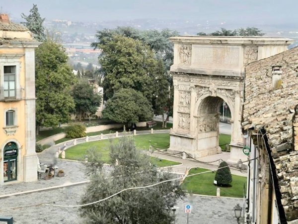 negozio in affitto a Benevento in zona Centro Storico