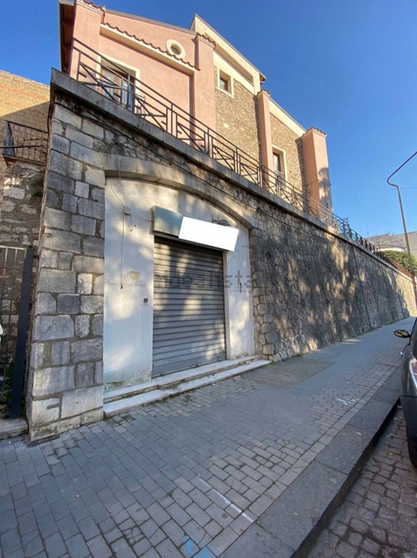 locale commerciale in affitto a Benevento in zona Centro Storico