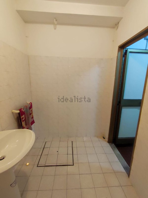 locale commerciale in affitto a Benevento in zona Mellusi / Atlantici