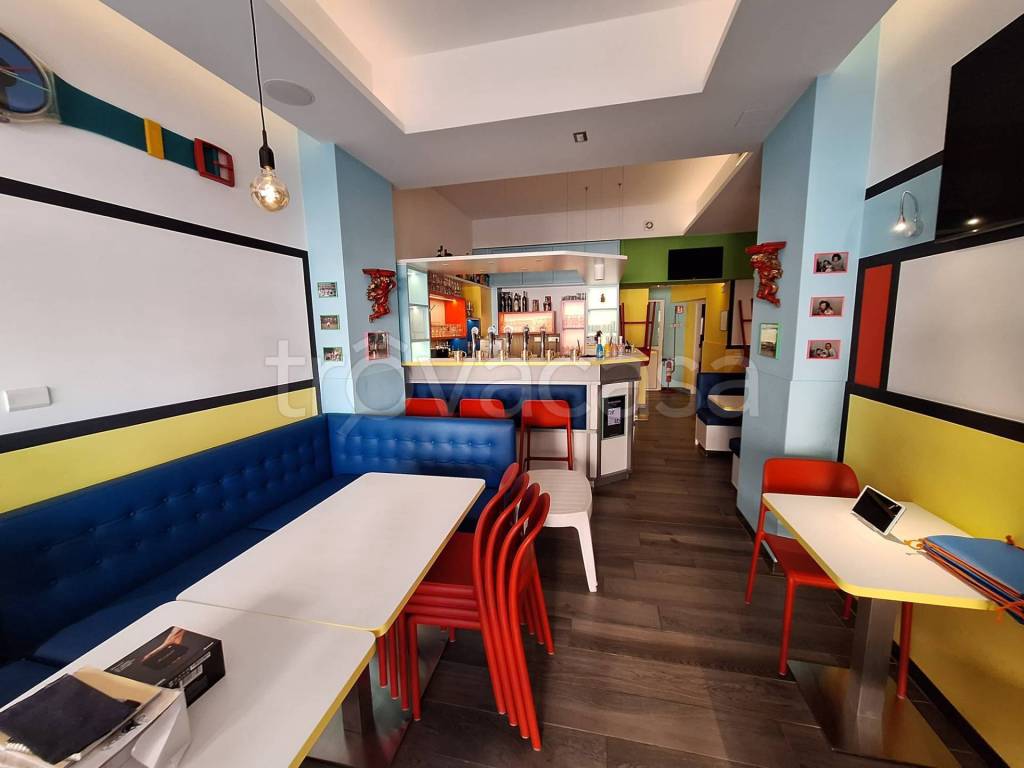 negozio in affitto a Benevento in zona Mellusi / Atlantici